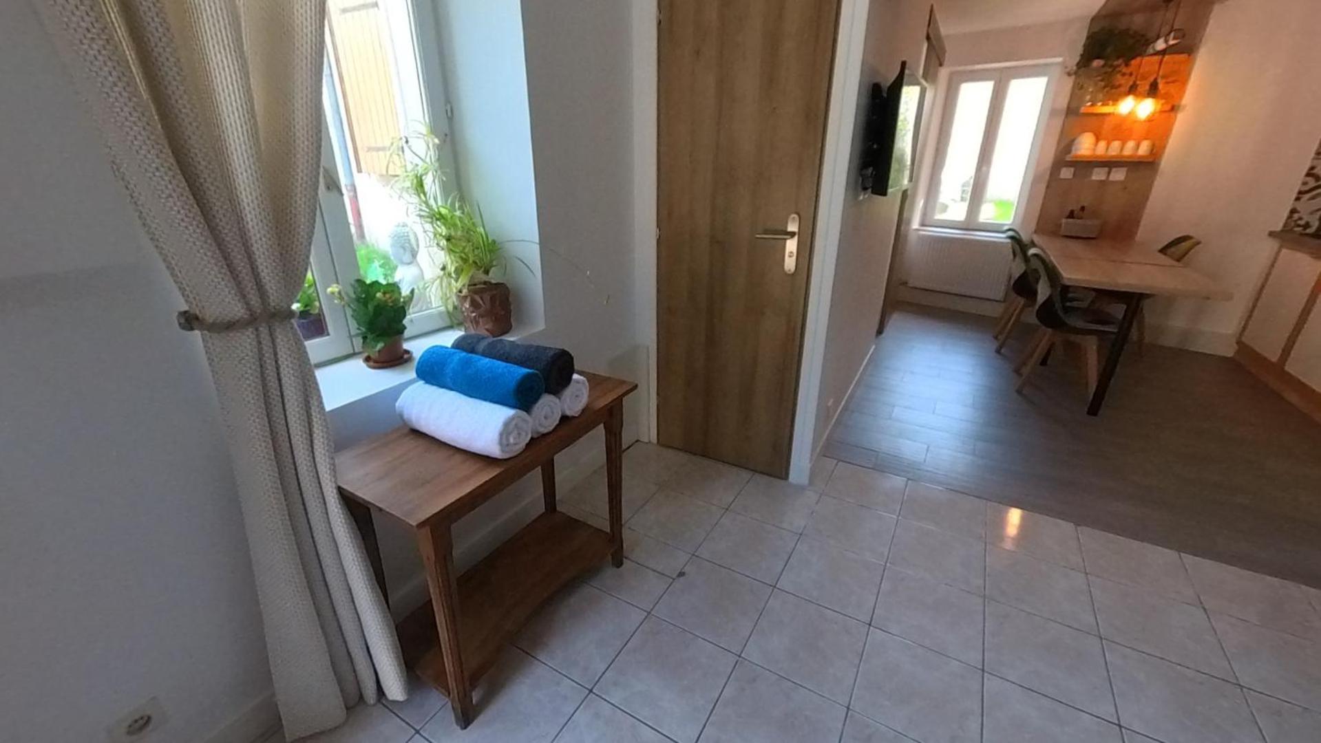 La Maison Des Pres Disney Paris Chambry Eksteriør billede